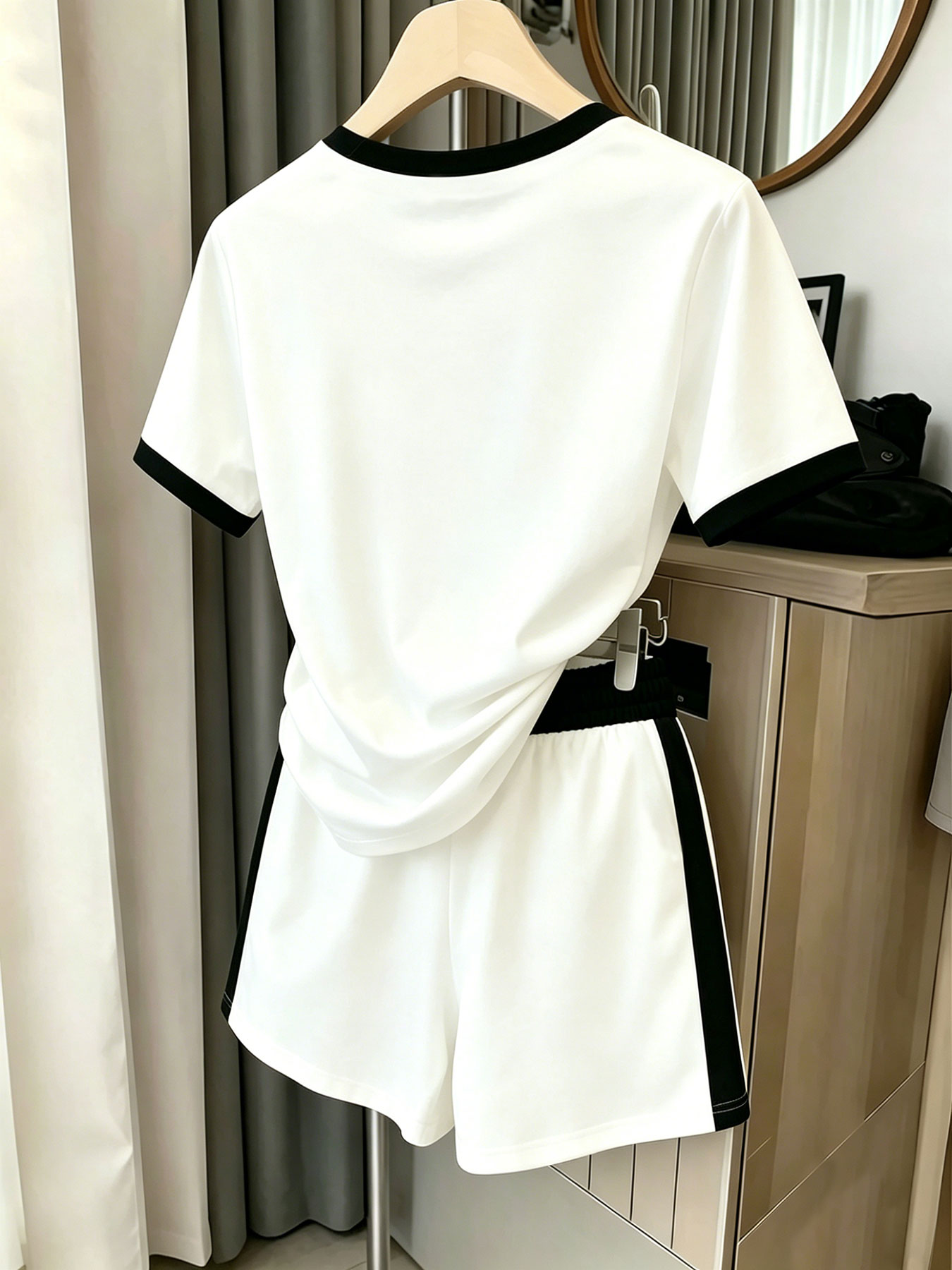 Completo Artistic Vibe, stampa - Summer Clothing Vibes recensione e prezzo